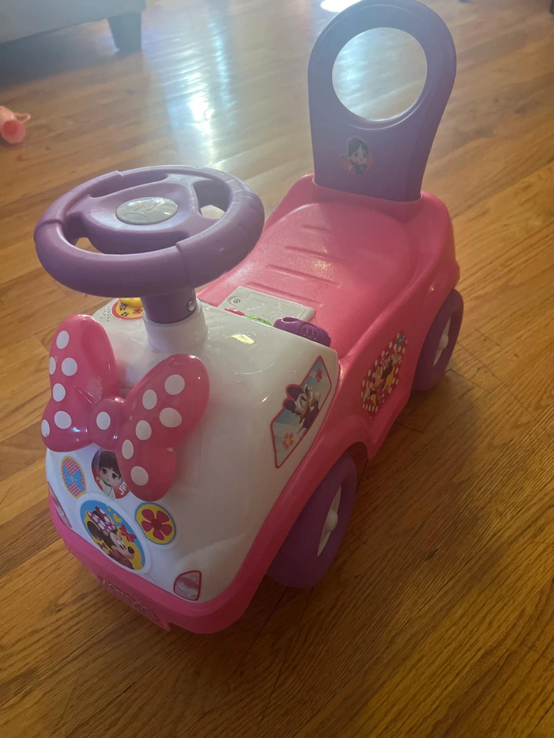 Kiddieland Disney Minnie Mouse Light & Sound Ride-On Toy