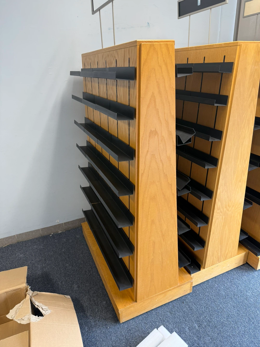 Wooden retail display shelving unit