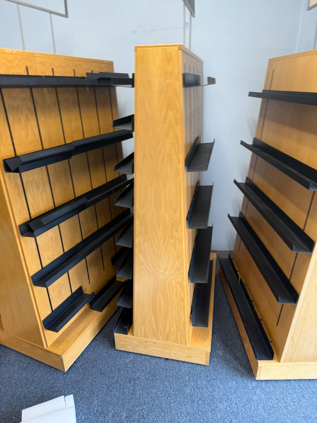 Wooden retail display shelving unit - photo 5