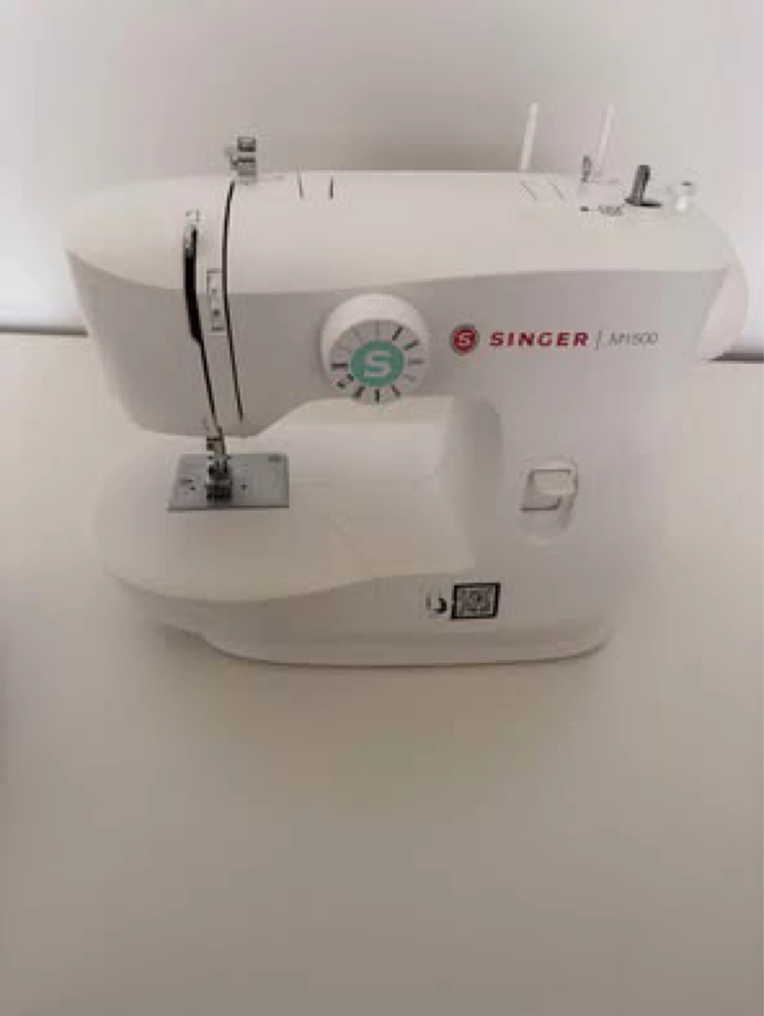 Singer M1500 Sewing Machine