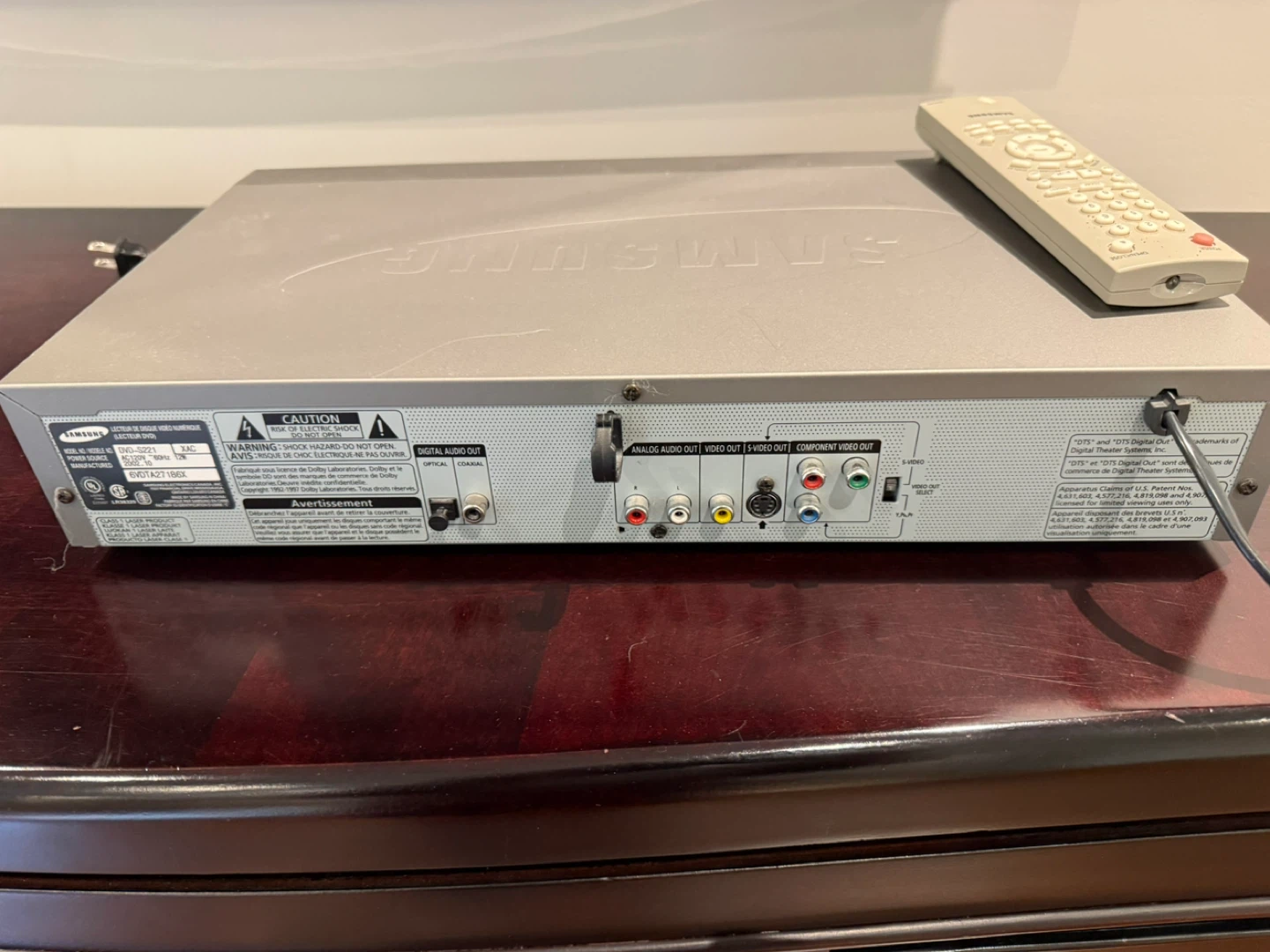 Samsung DVD/CD/MP3 Player - Model DVD-S221 - photo 2
