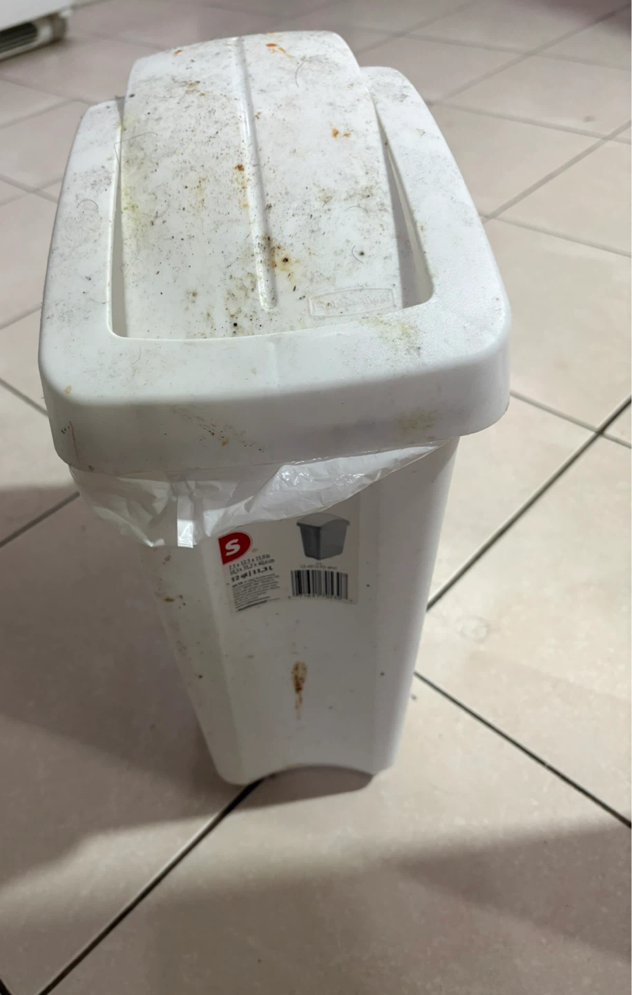 ⚽ Rubbermaid Wastebasket - Small