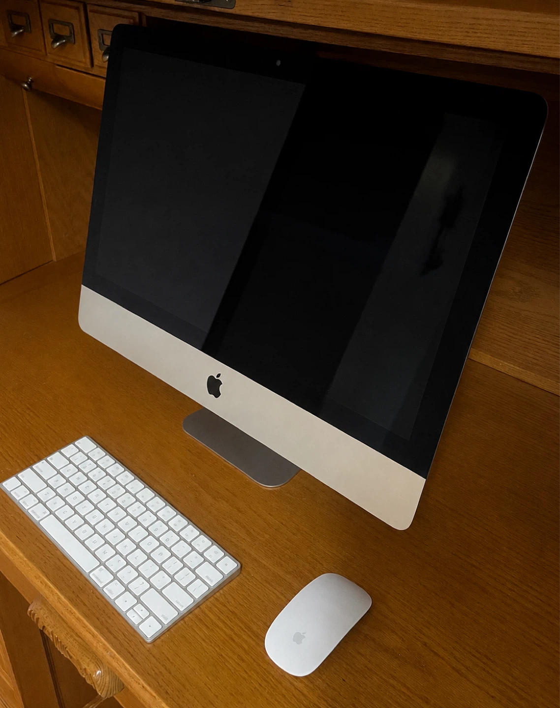 Apple iMac Pro Computer 2K 140hz with Keyboard and Mouse.