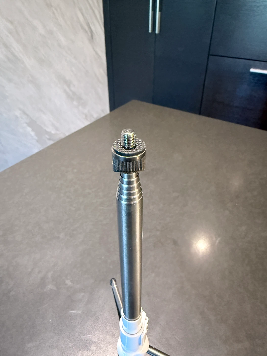 Extendable mini Tripod Selfie Stick - photo 2
