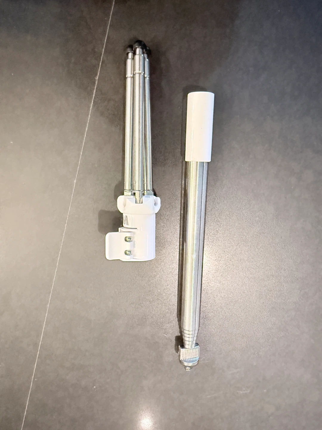 Extendable mini Tripod Selfie Stick - photo 5