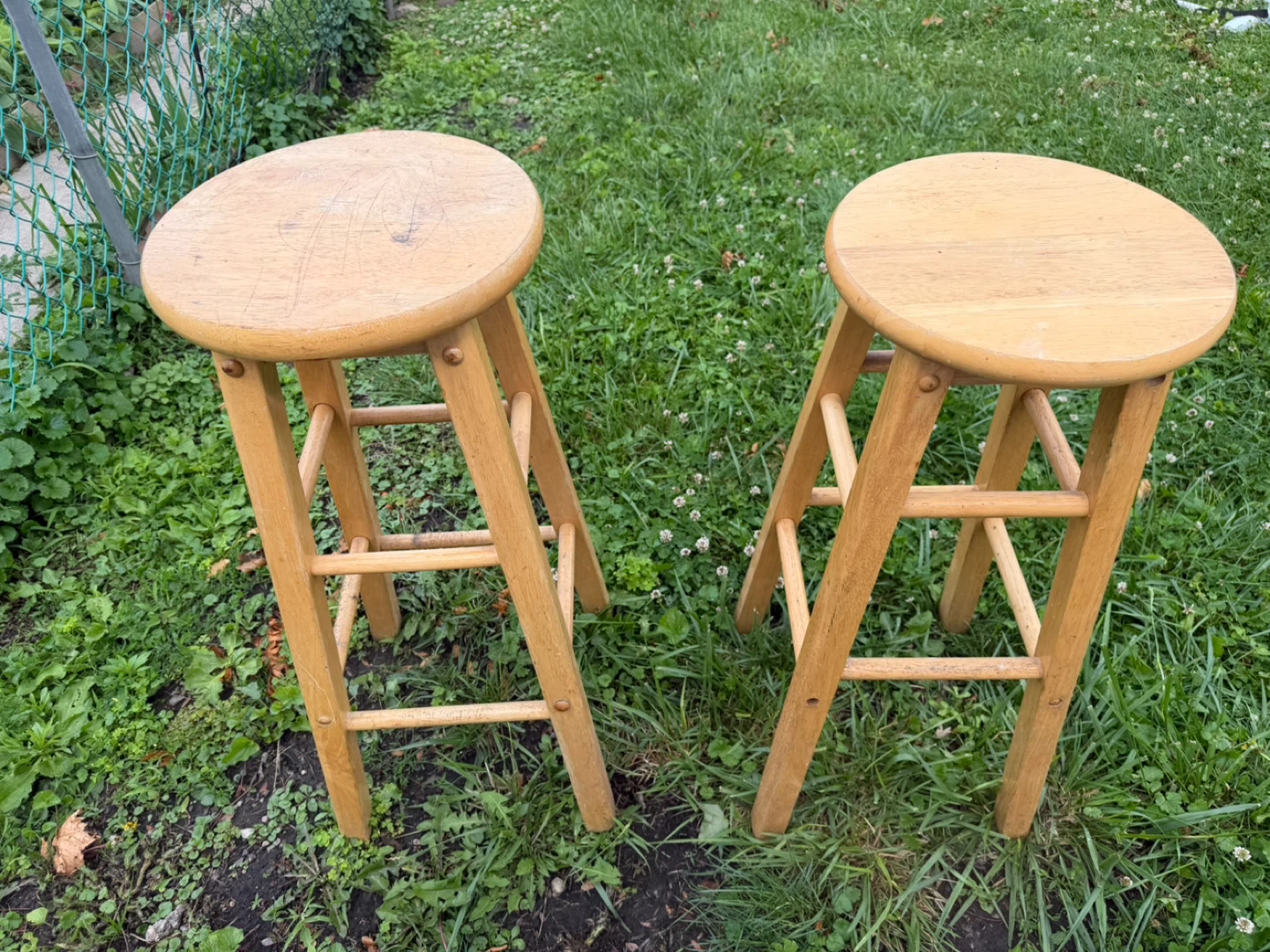 Set of 2 Wooden Bar Stools