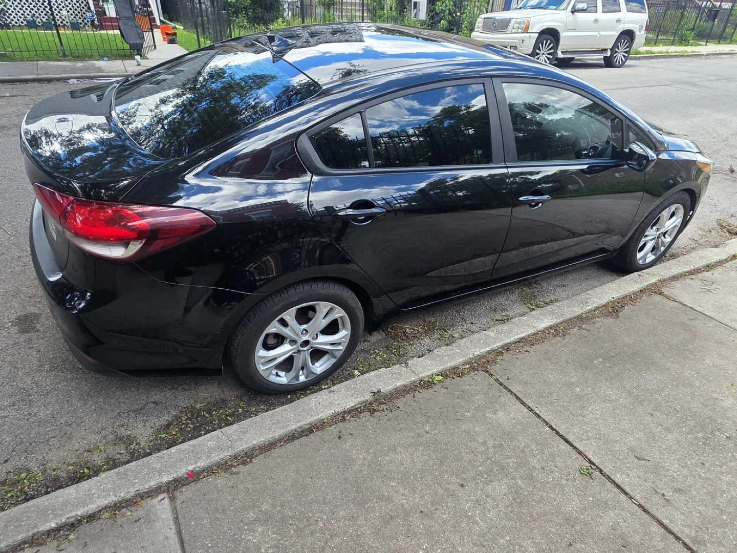 Black Kia Forte Sedan - photo 3