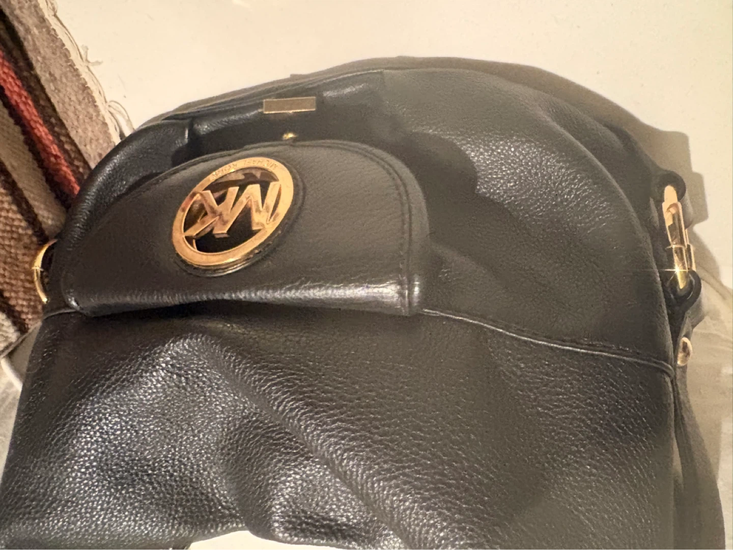 Michael Kors Black Leather Hobo Handbag - photo 2