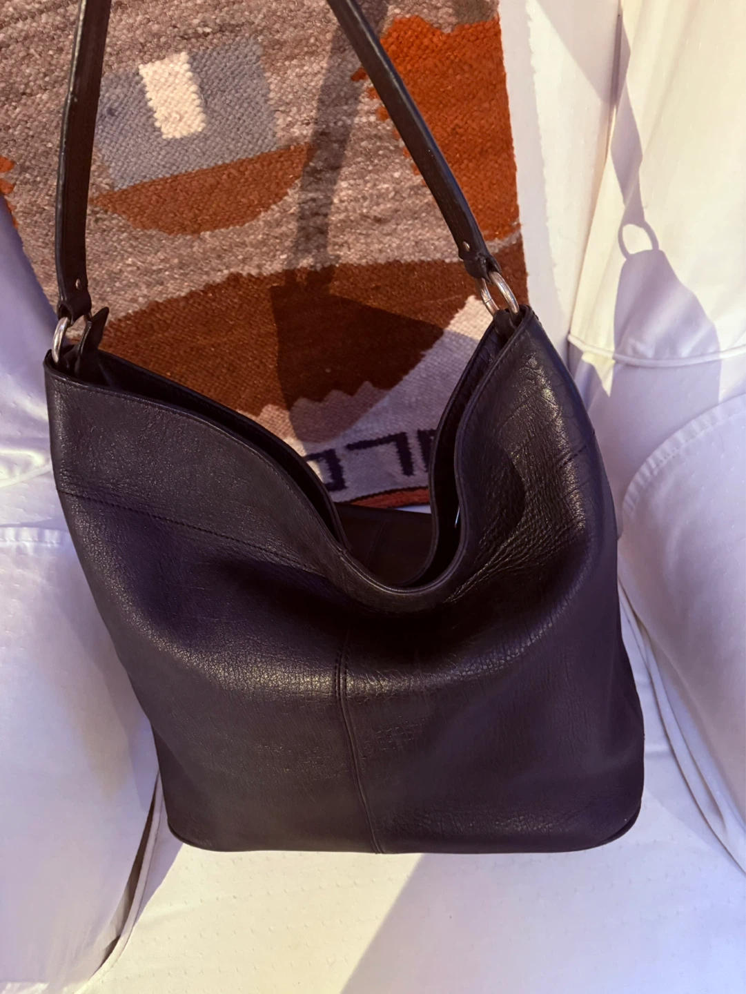 Dark Black Leather Shoulder Bag banana republic - photo 3