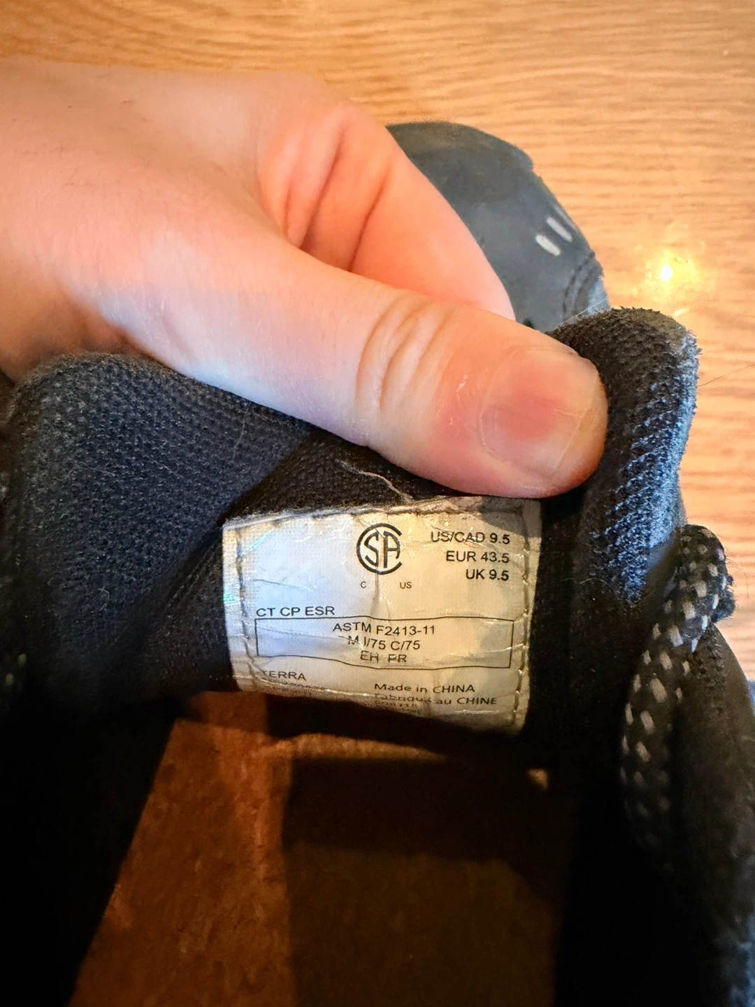 Terra Safety Shoes - size 9.5 - photo 3