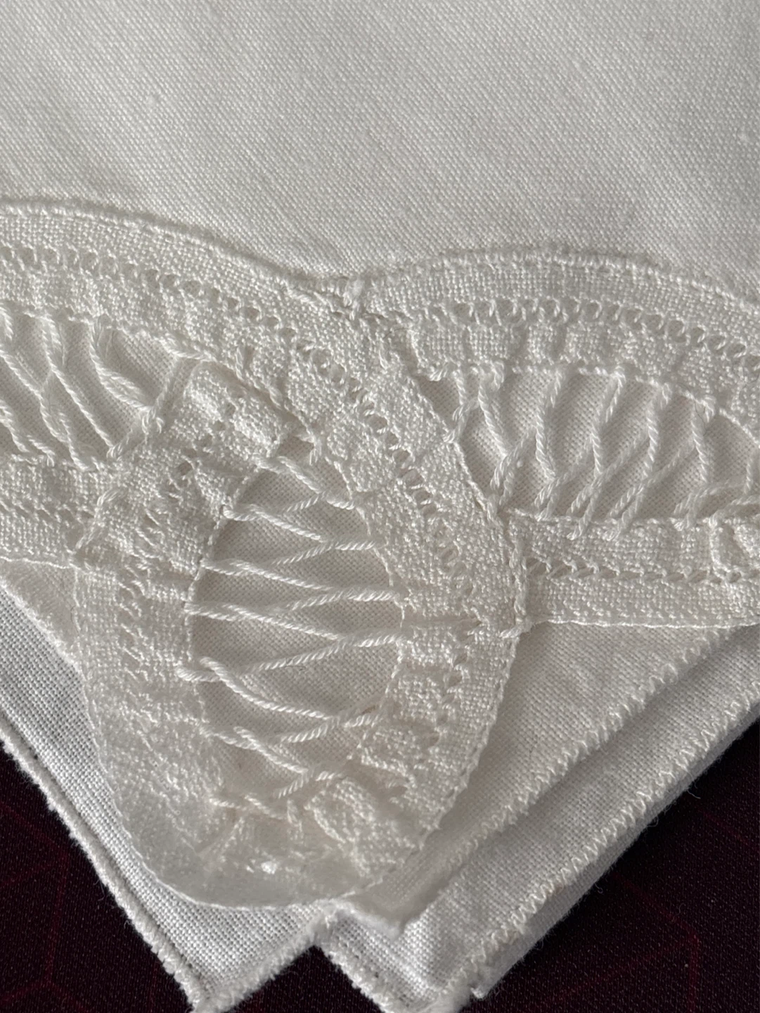 Set of 11 White Linen Dinner Napkins with Lace Trim - photo 3