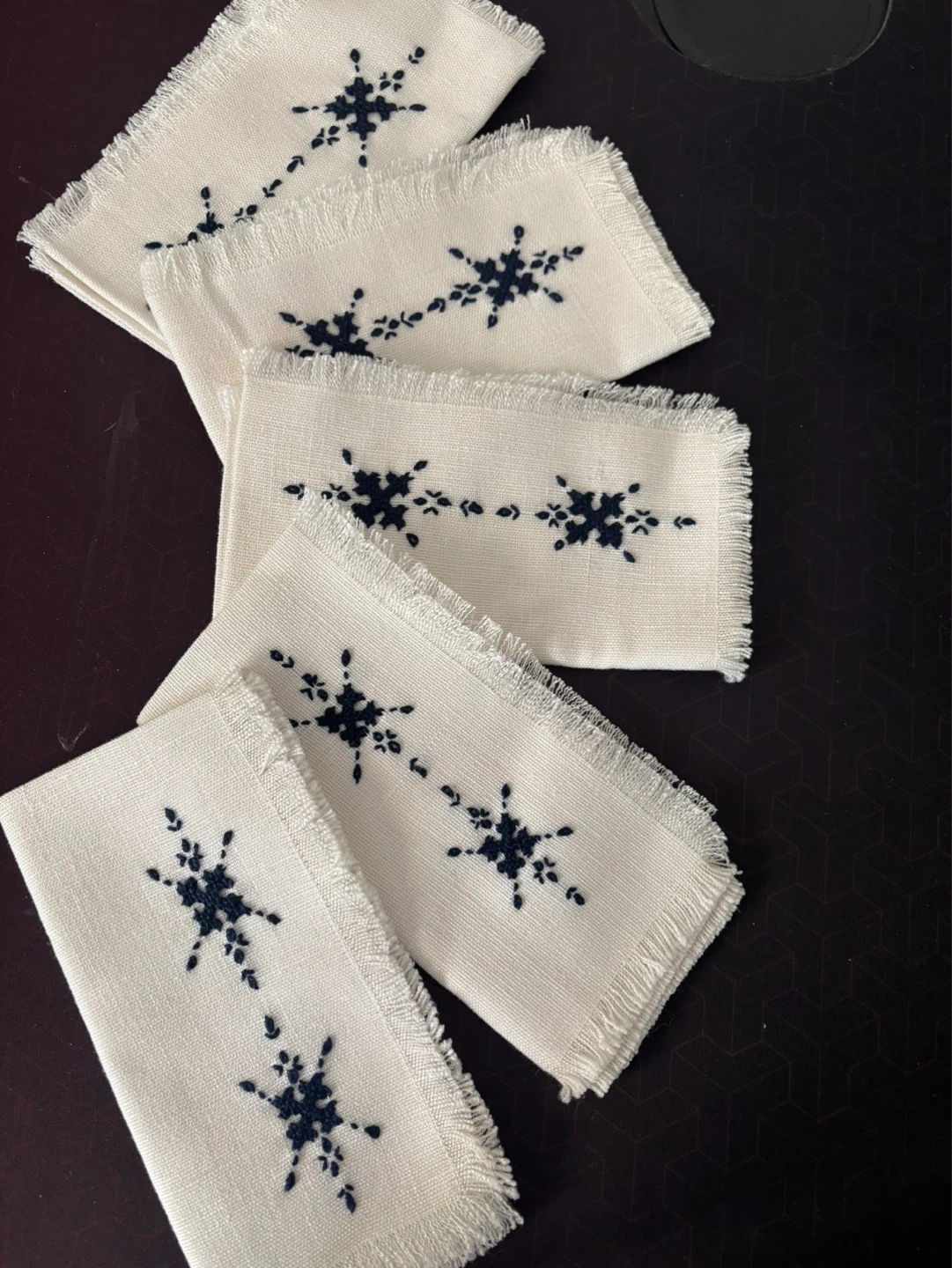 Set of 5 Embroidered  Linen Napkins with Fringed Edges - photo 2
