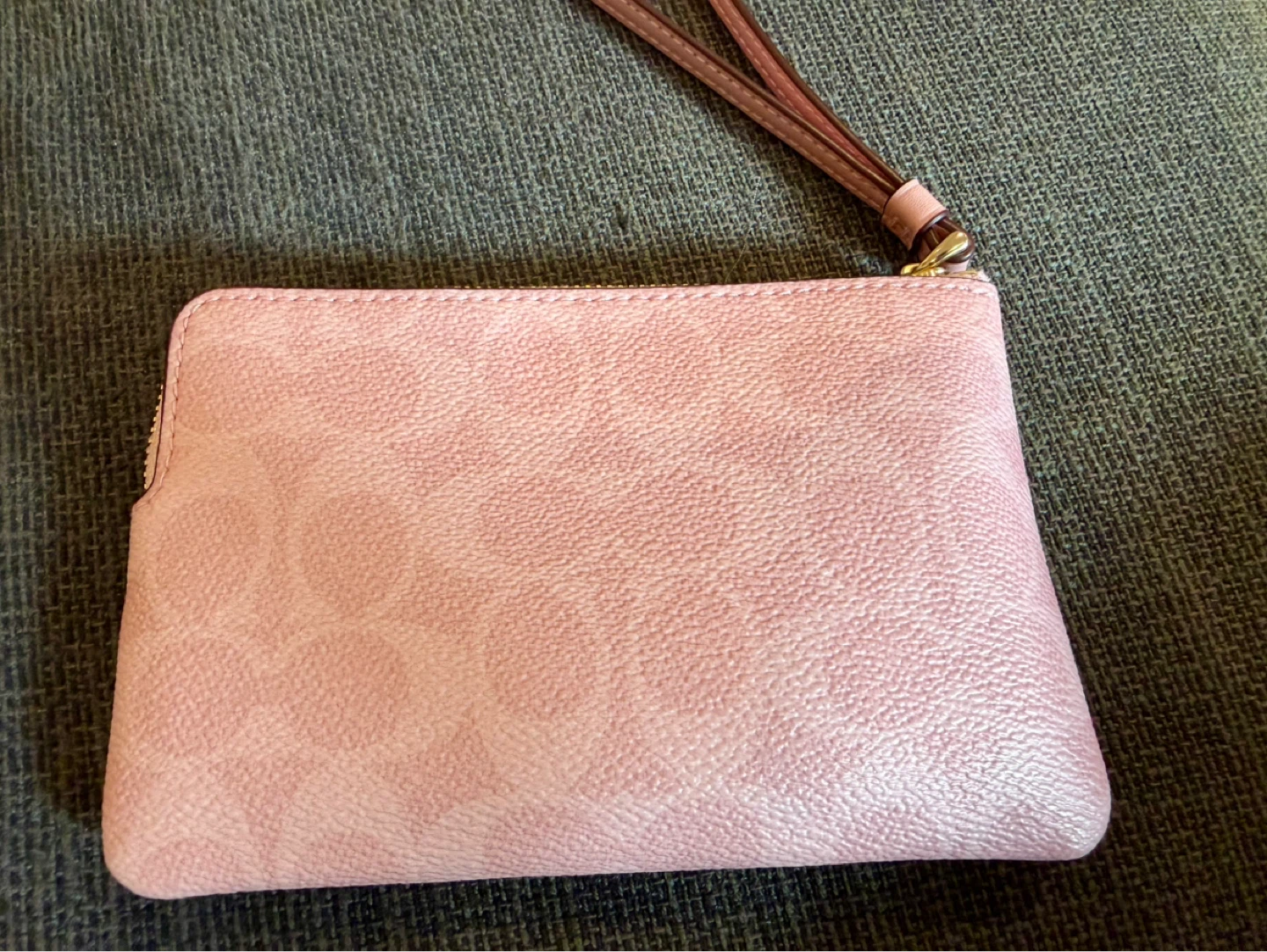 Coach Wristlet Pouch Pink Signature Pattern - photo 2