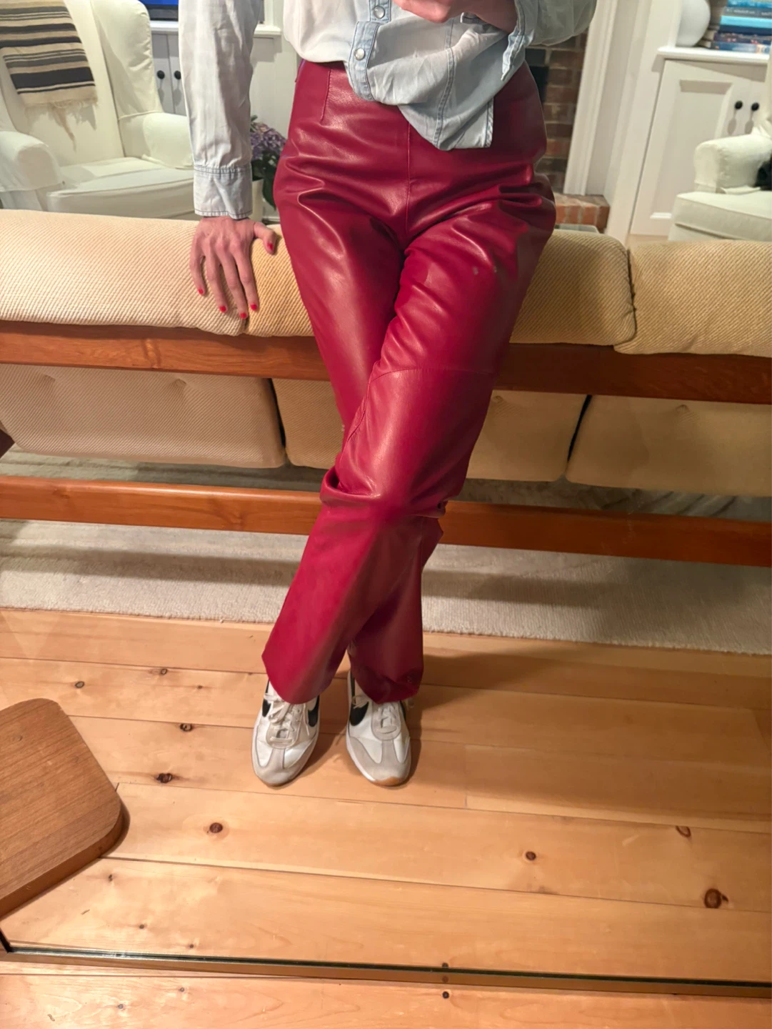 Danier Red Faux Leather Pants Size 6 - photo 5