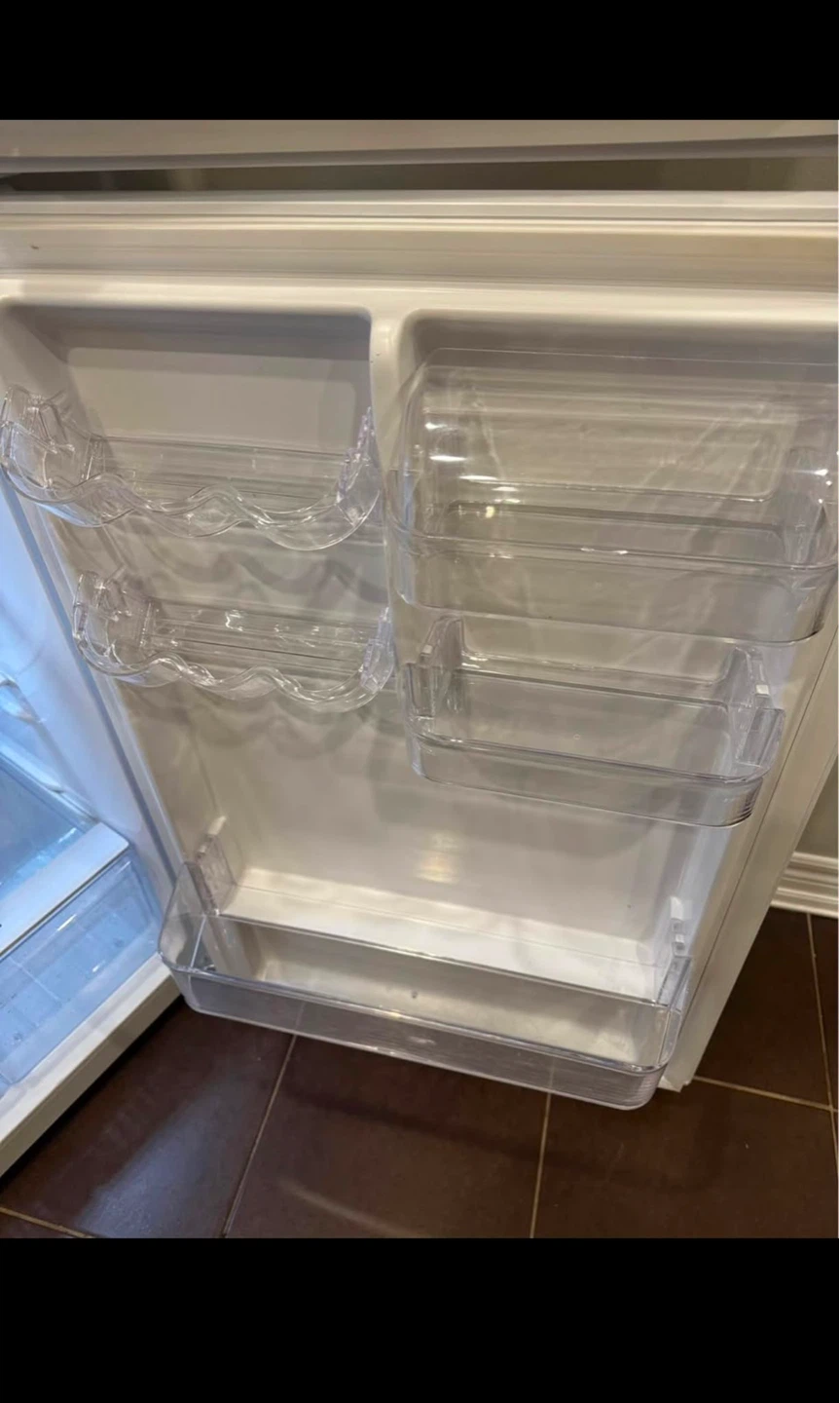 VISSANI White Top Freezer Refrigerator - photo 5