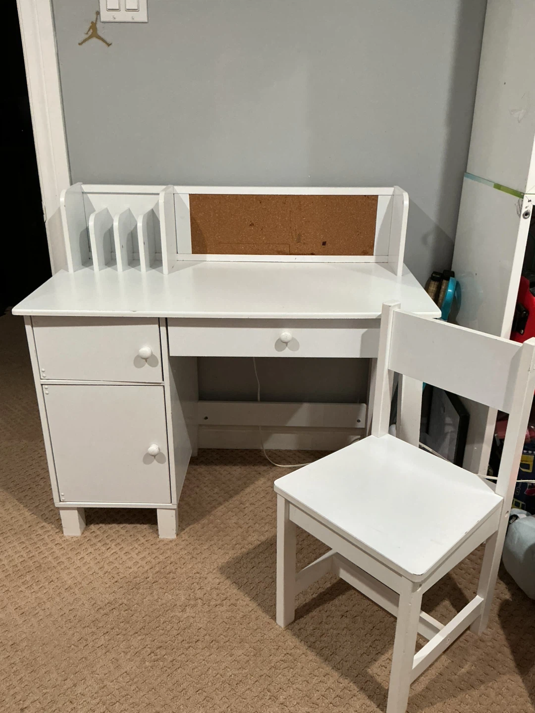 White Kids Desk with Chair and Corkboard