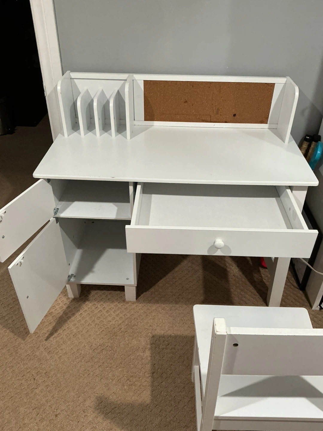 White Kids Desk with Chair and Corkboard - photo 2
