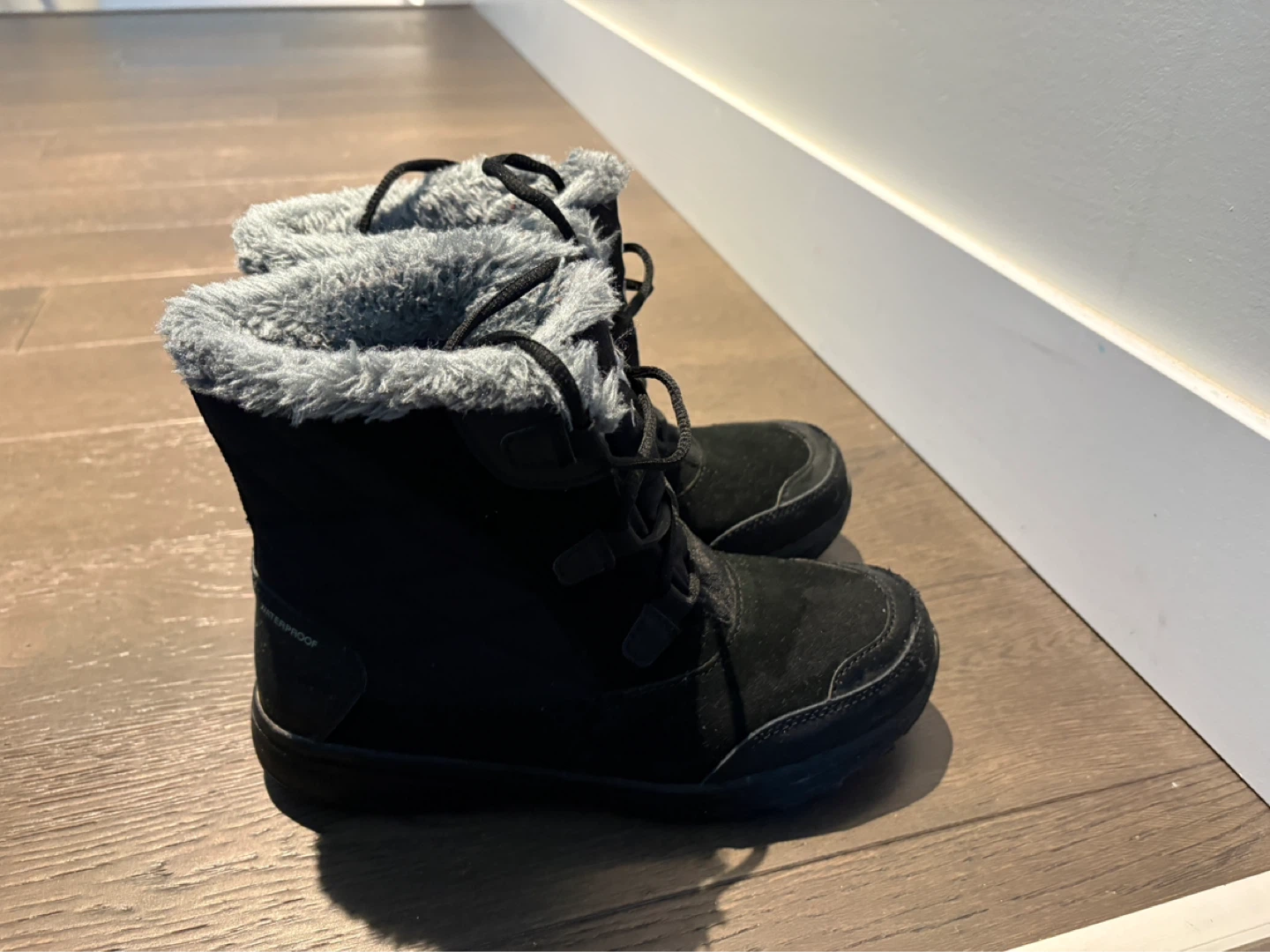 Columbia Ice Maiden Shorty Boots Women's Size 7.5