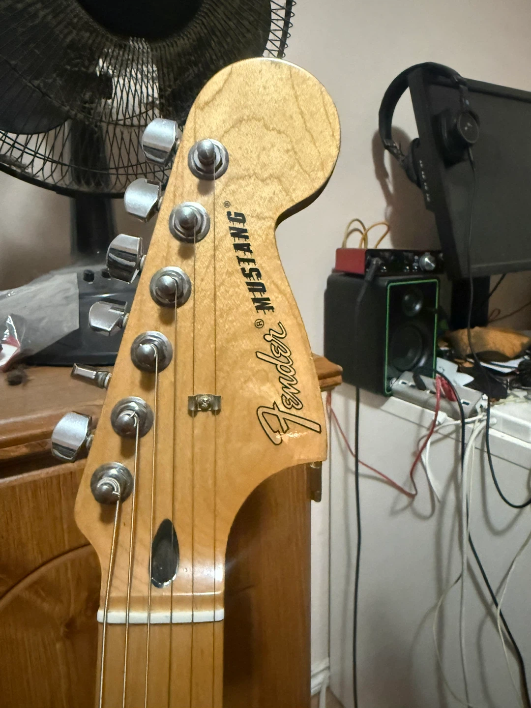 2019 Mexican Fender Mustang — Olive green - photo 2
