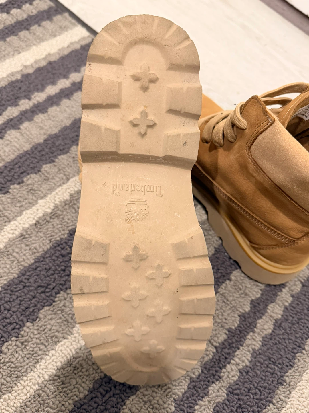 Timberland Women's Wheat Nubuck Boots Size 8 - photo 3