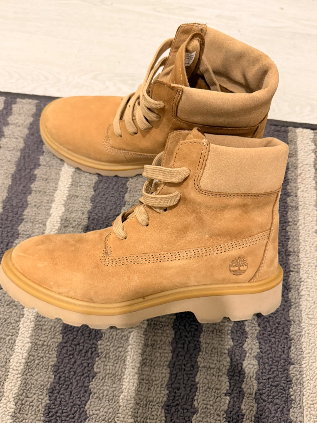 Timberland Women's Wheat Nubuck Boots Size 8 - photo 2