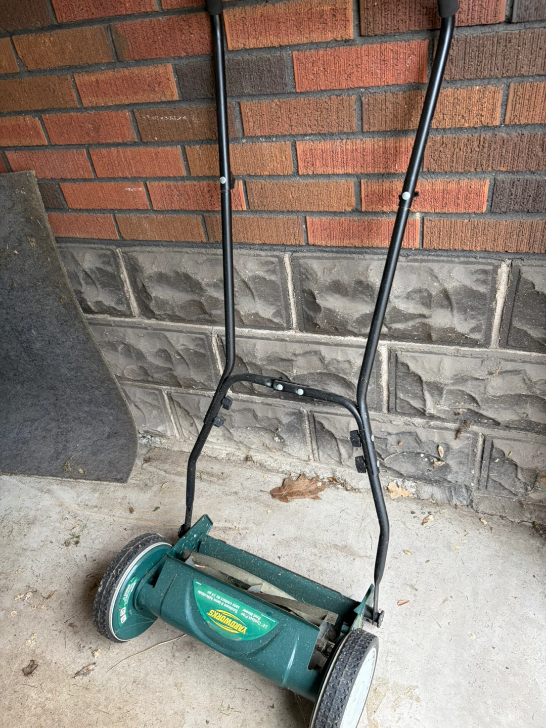 Yardworks Reel Lawn Mower 14”