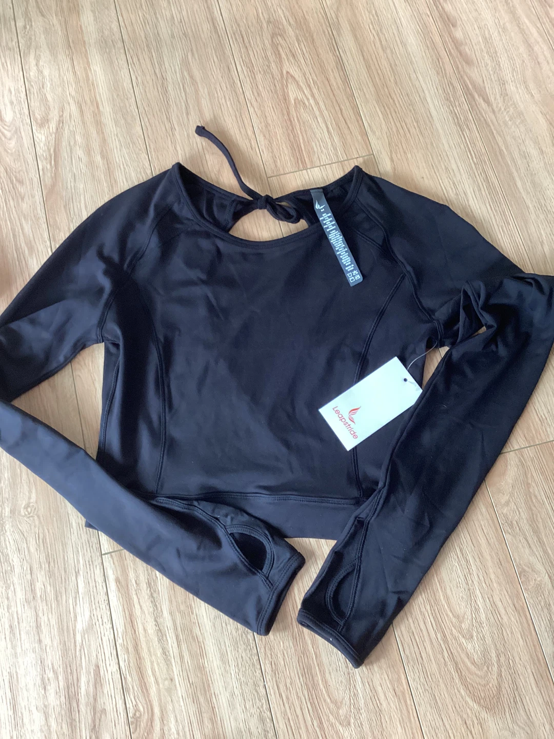 NWT Women's Long-Sleeve Crop Top - M