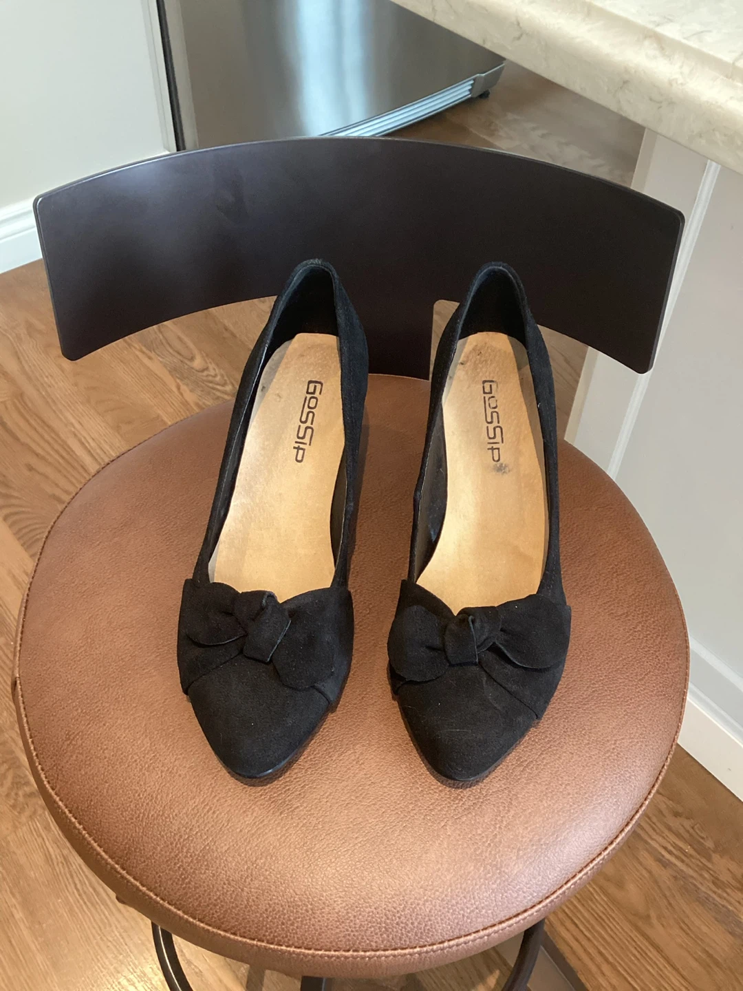 LADIES LIKE NEW SIZE 8 DRESS SHOES (SEE LISTING)