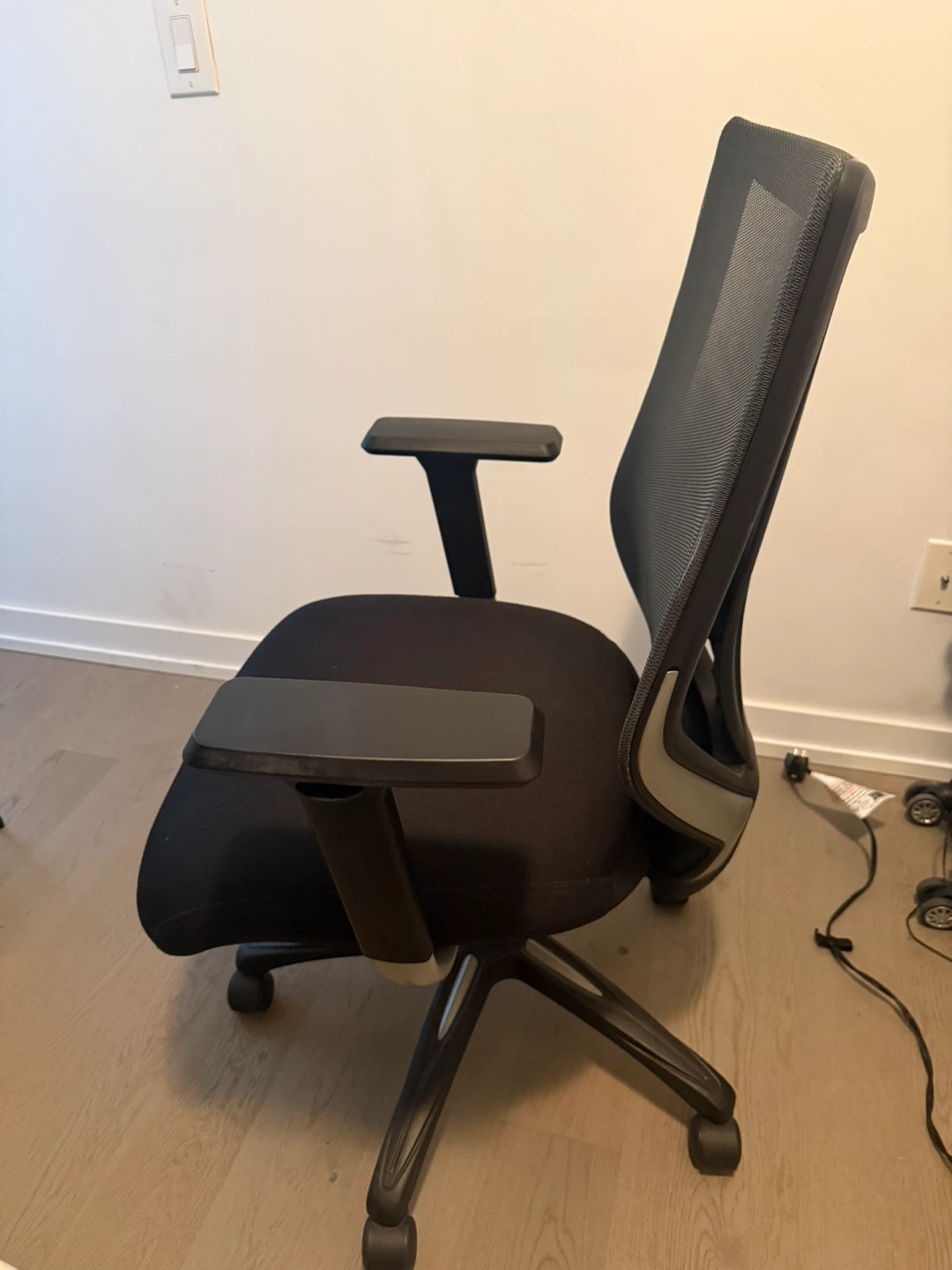 Black Ergonomic Office Chair - photo 2