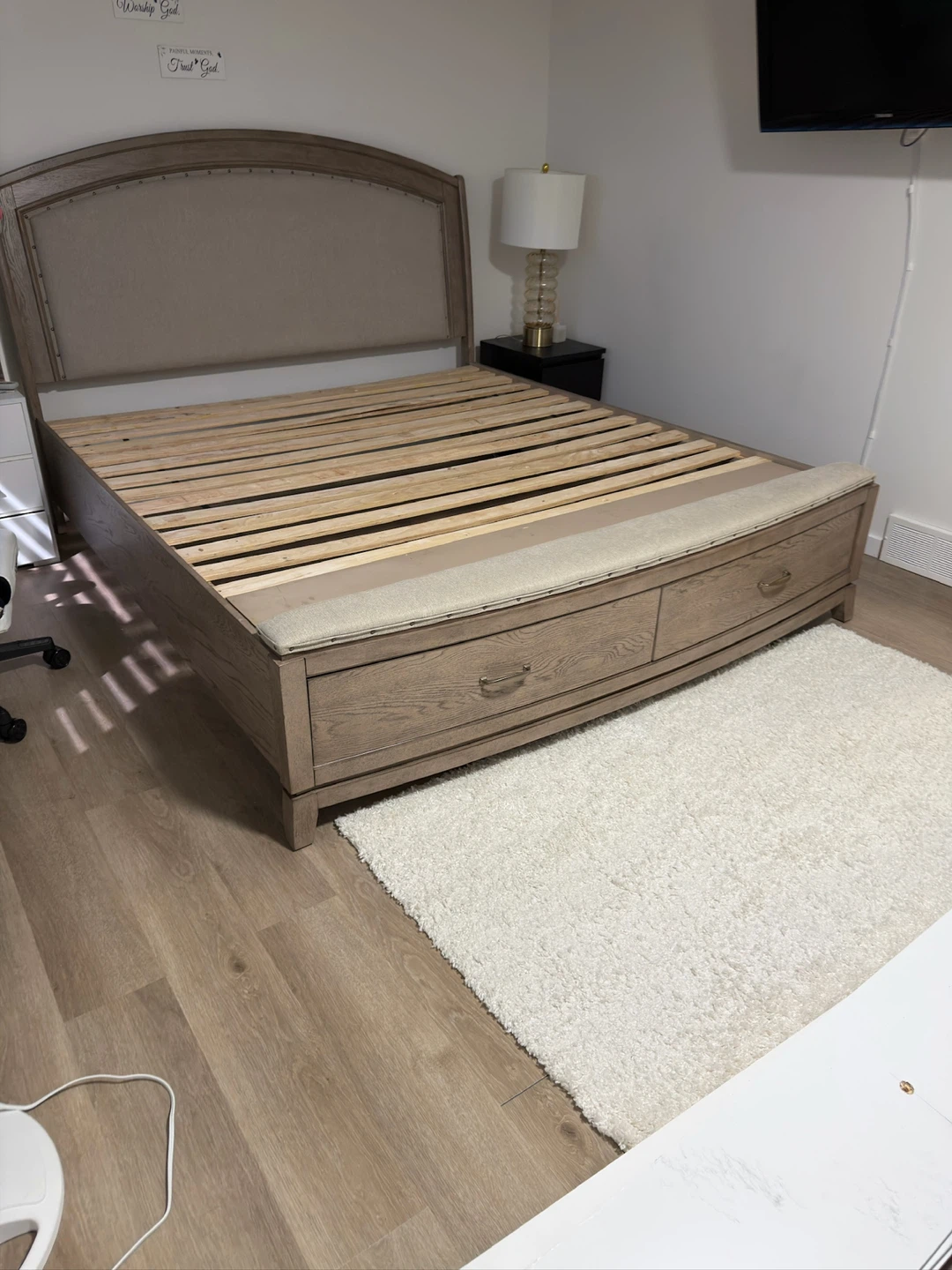 King Size Bed Frame – Excellent Condition - photo 2