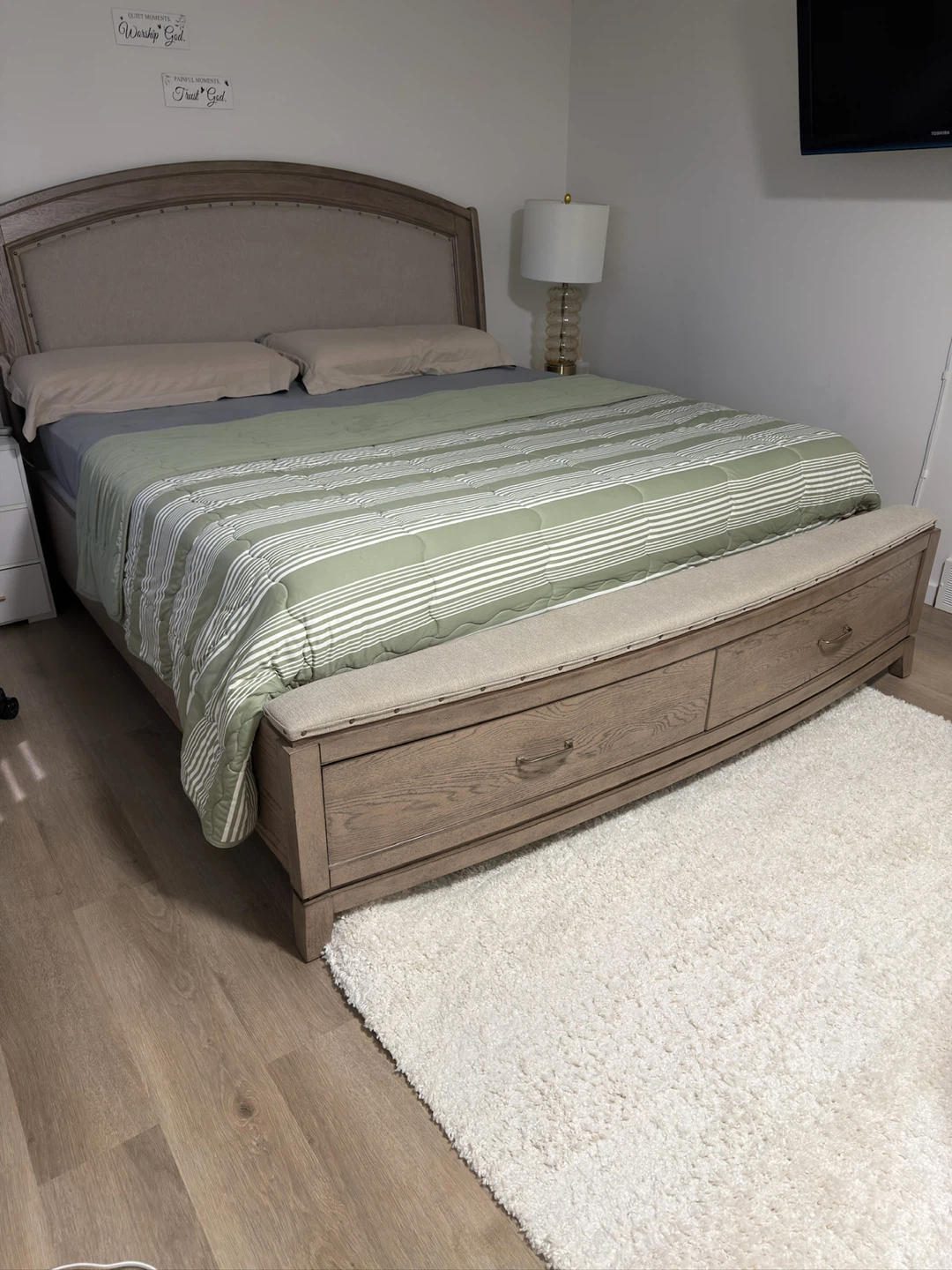 King Size Bed Frame – Excellent Condition