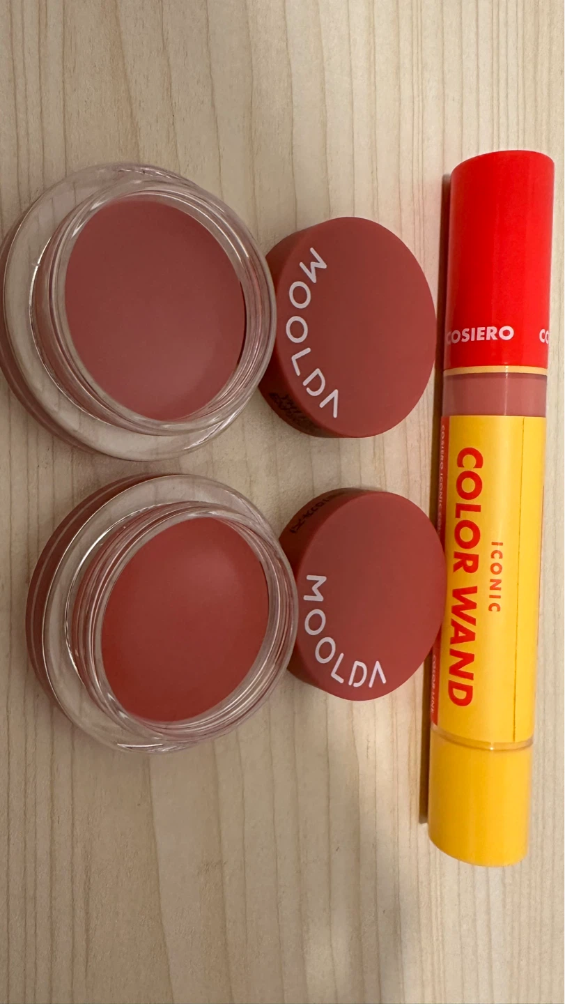Cosier Iconic Color Wand & 2 MOOLDA Cream Blushes
