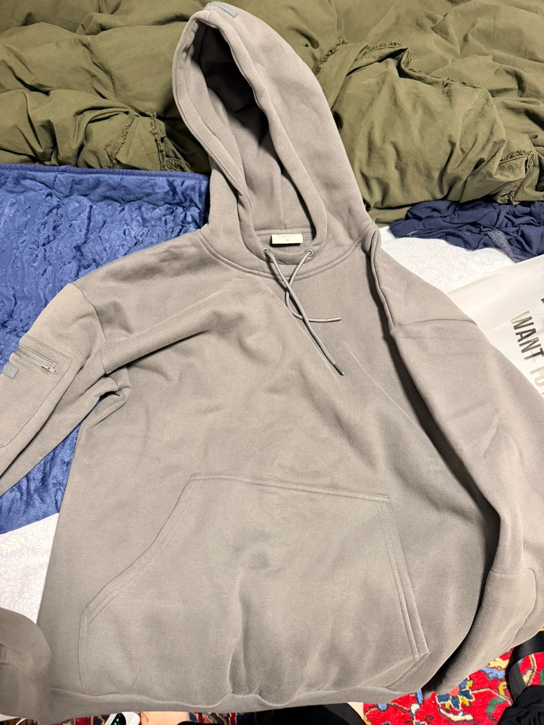 comfrt airport hoodie