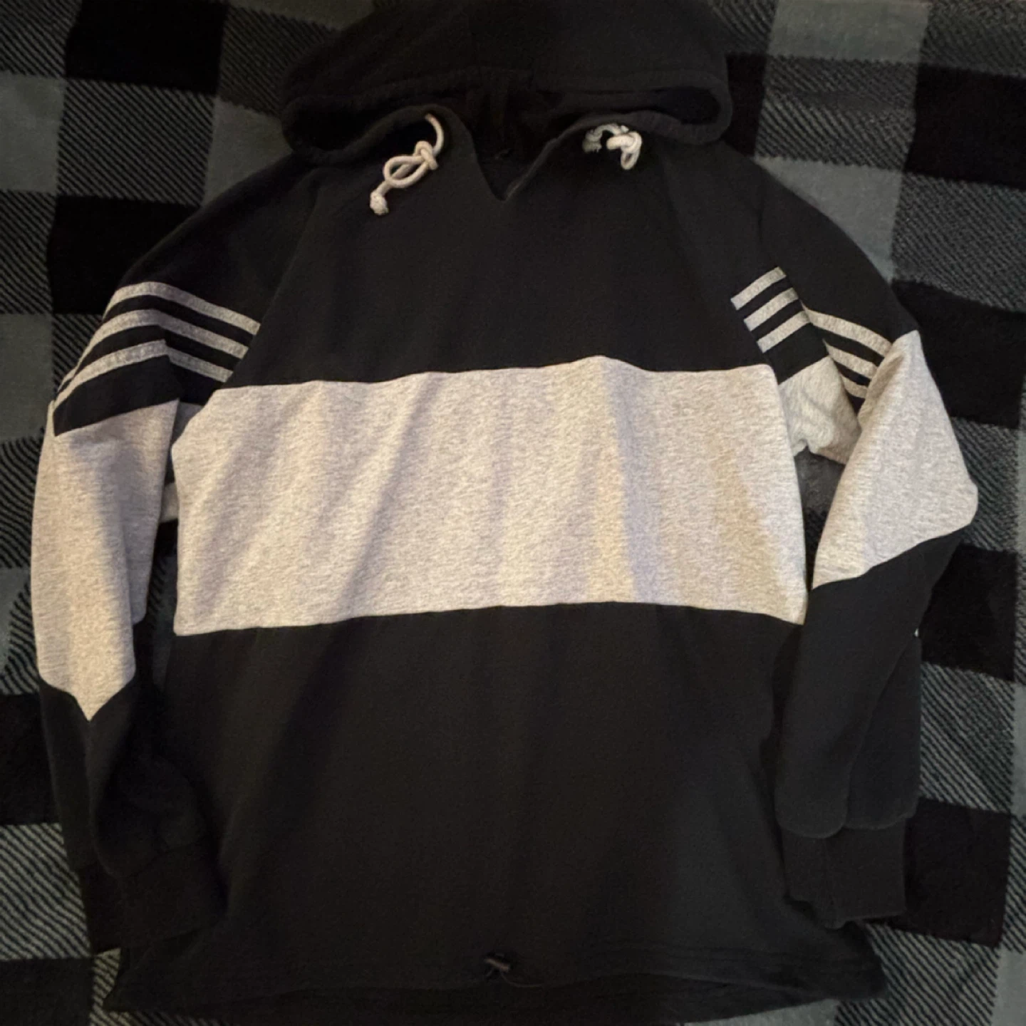 Black & Grey Striped Hoodie - *Size Men Medium* - photo 2