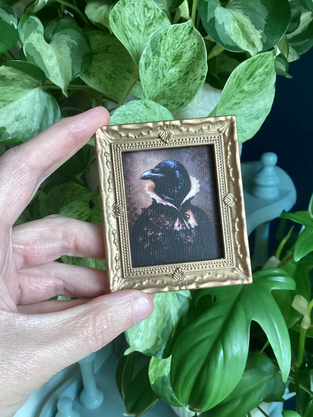 Miniature Artwork Gothic Crow Portrait ⚽️