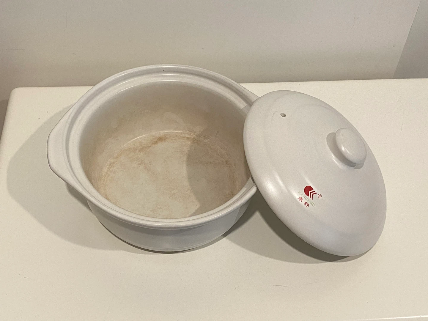 White Ceramic Casserole Dish with Lid