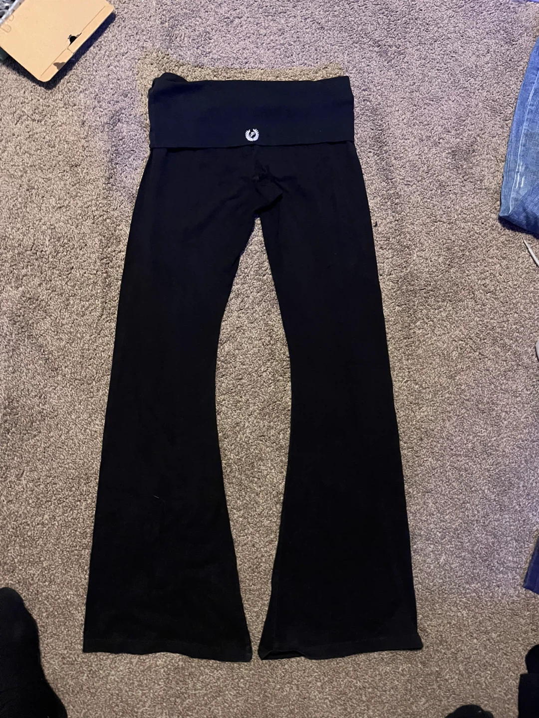 Black flaired leggings - photo 2