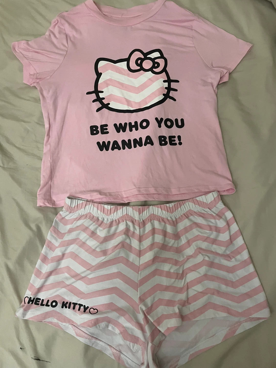 Bundle of 4 Women’s Pajama Sets - photo 3