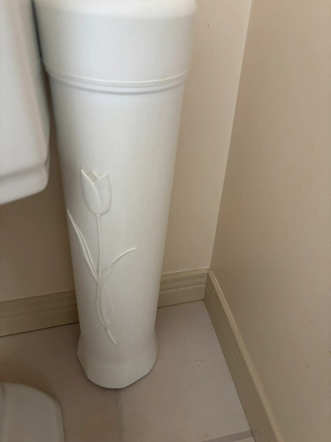 White Decorative Tall Canister with Tulip Design ⚽