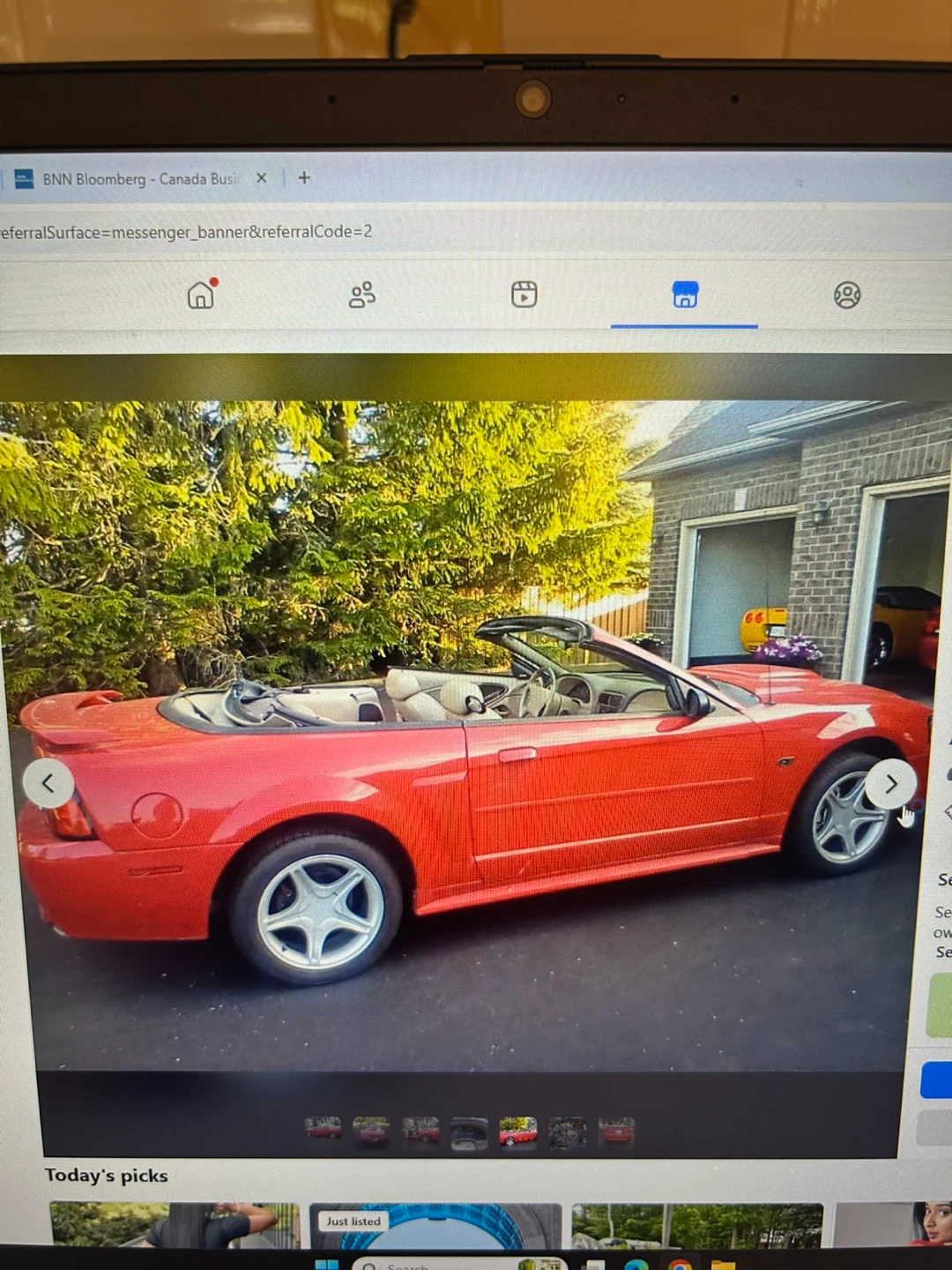 Red Ford Mustang Convertible - photo 2