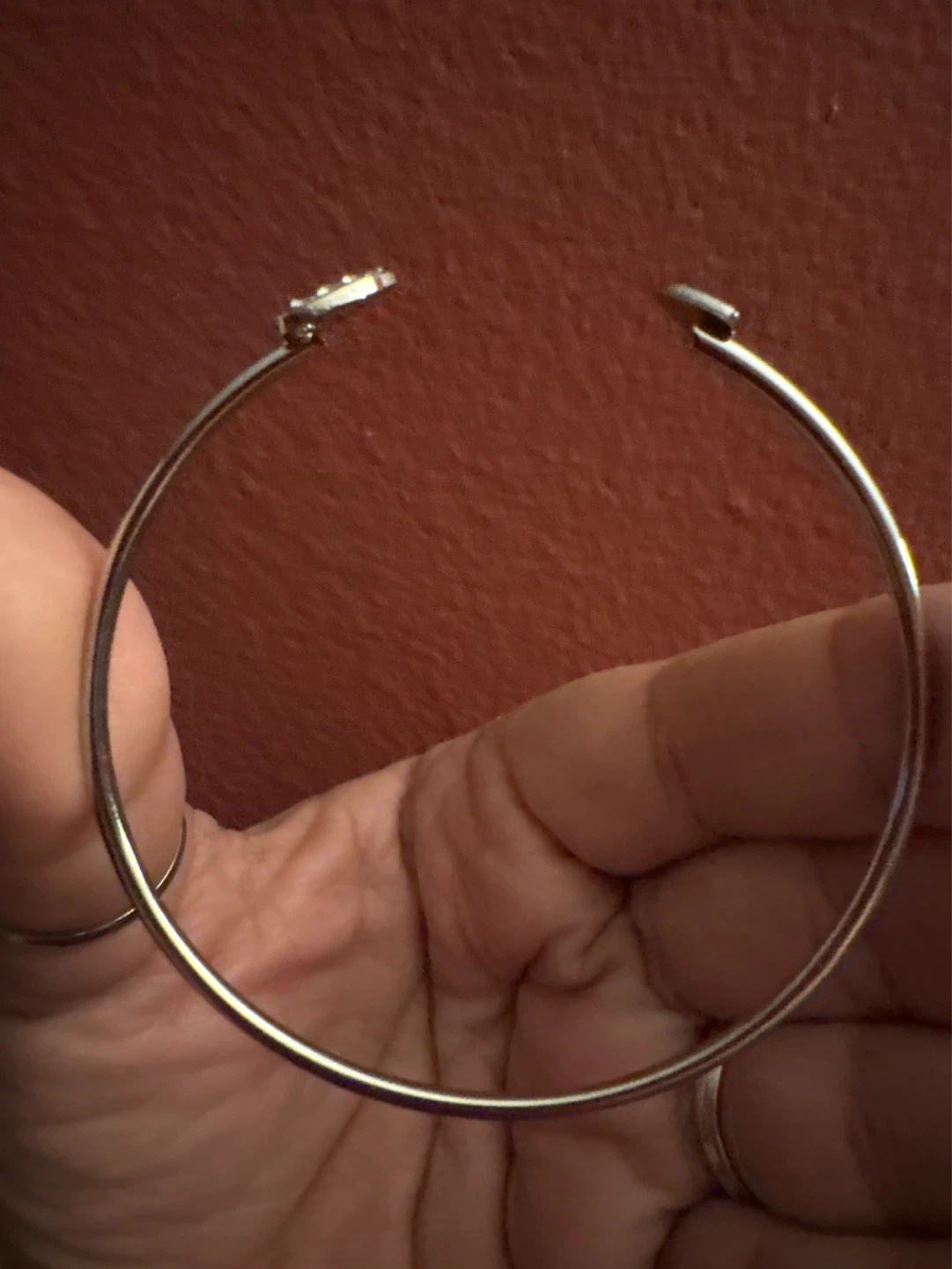 ⚽️ New Silver-tone Heart Charm Bangle Bracelet - photo 2