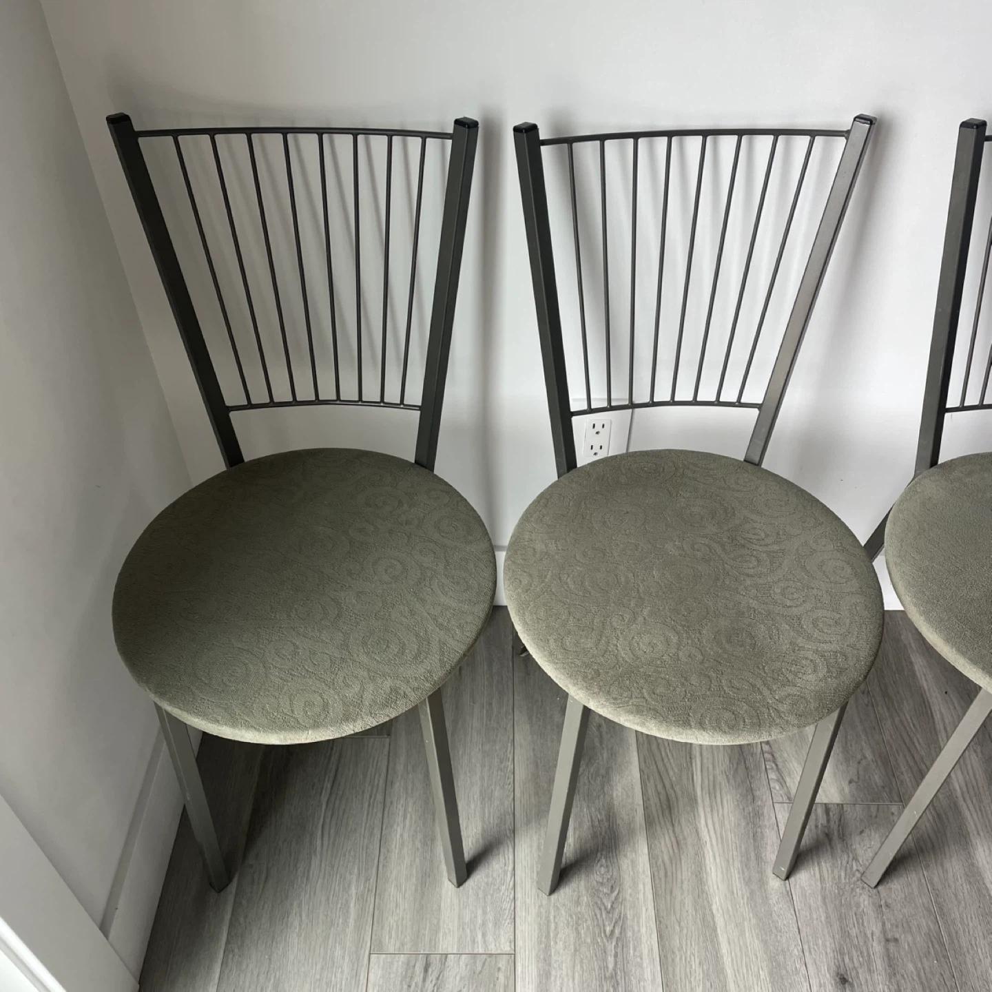 Four Chairs - photo 3