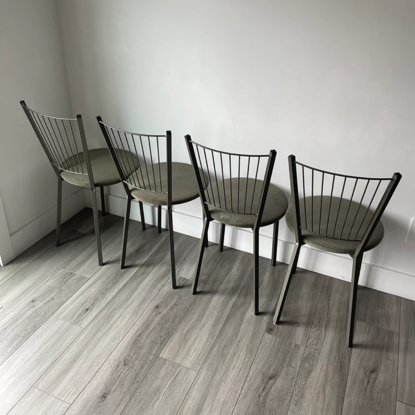 Four Chairs - photo 5