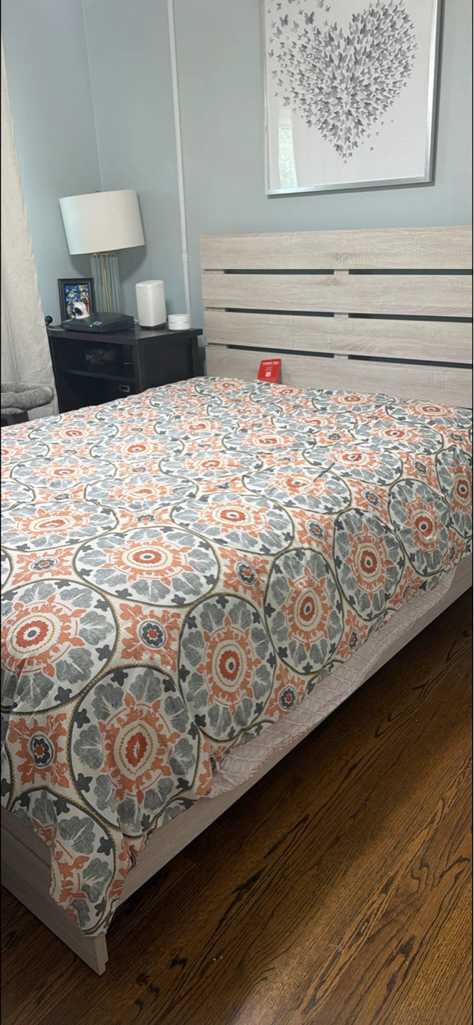 Wooden Headboard and Comforter Set