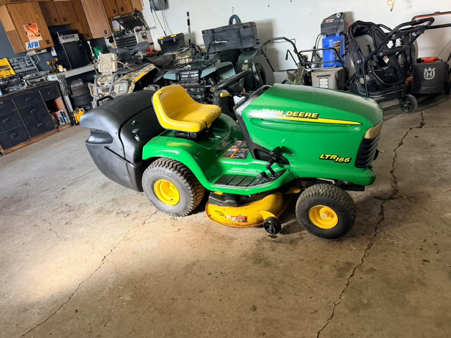🚜 John Deere LTR166 Riding Mower with Factory Rear Bagger 🚜 - photo 3
