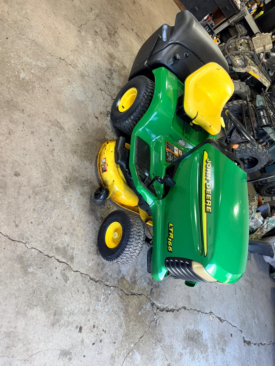 🚜 John Deere LTR166 Riding Mower with Factory Rear Bagger 🚜 - photo 5