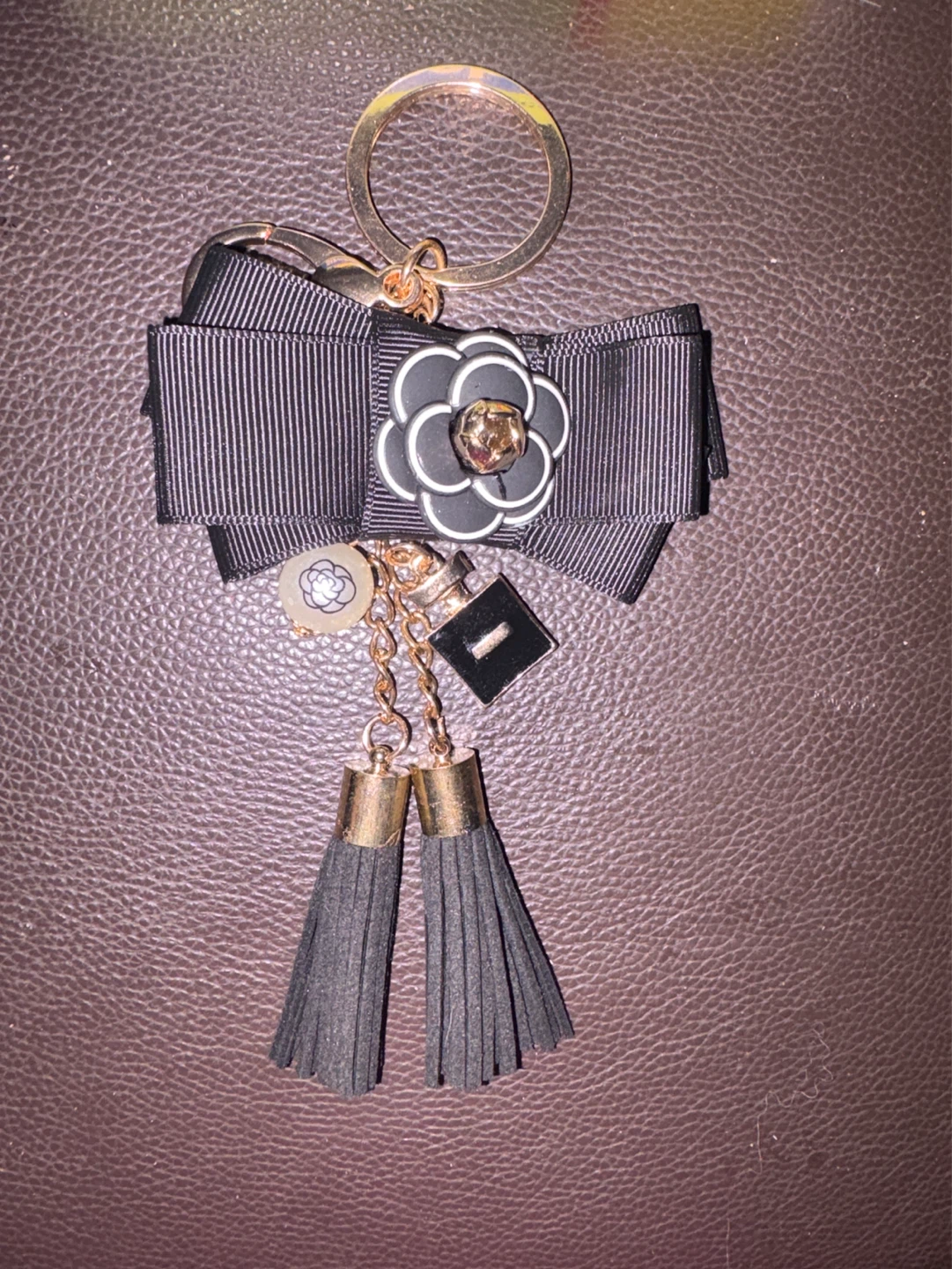 ⚽️ NEW Black Bow Charm Keychain with Tassels - photo 2