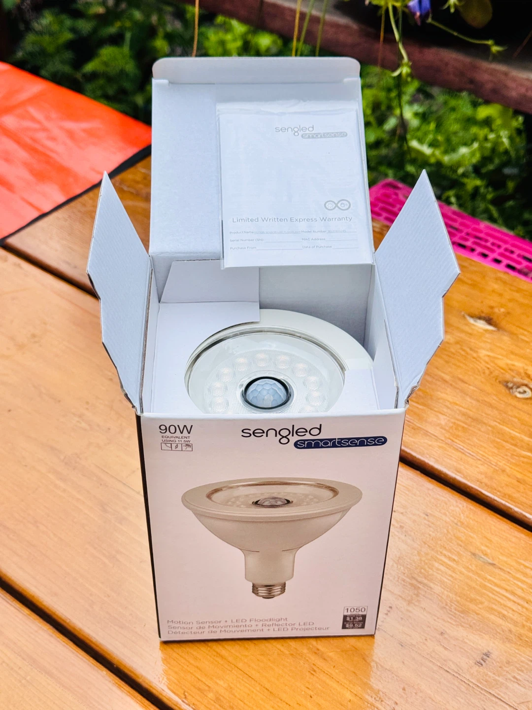 NEW Sengled Motion Sensor LED Floodlight 90W Equivalent - photo 2