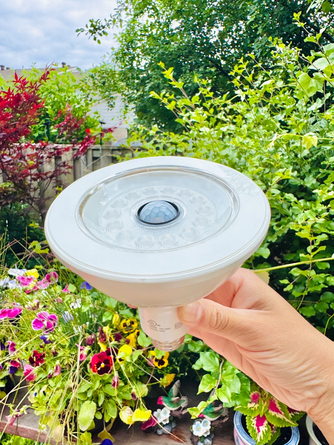NEW Sengled Motion Sensor LED Floodlight 90W Equivalent - photo 3