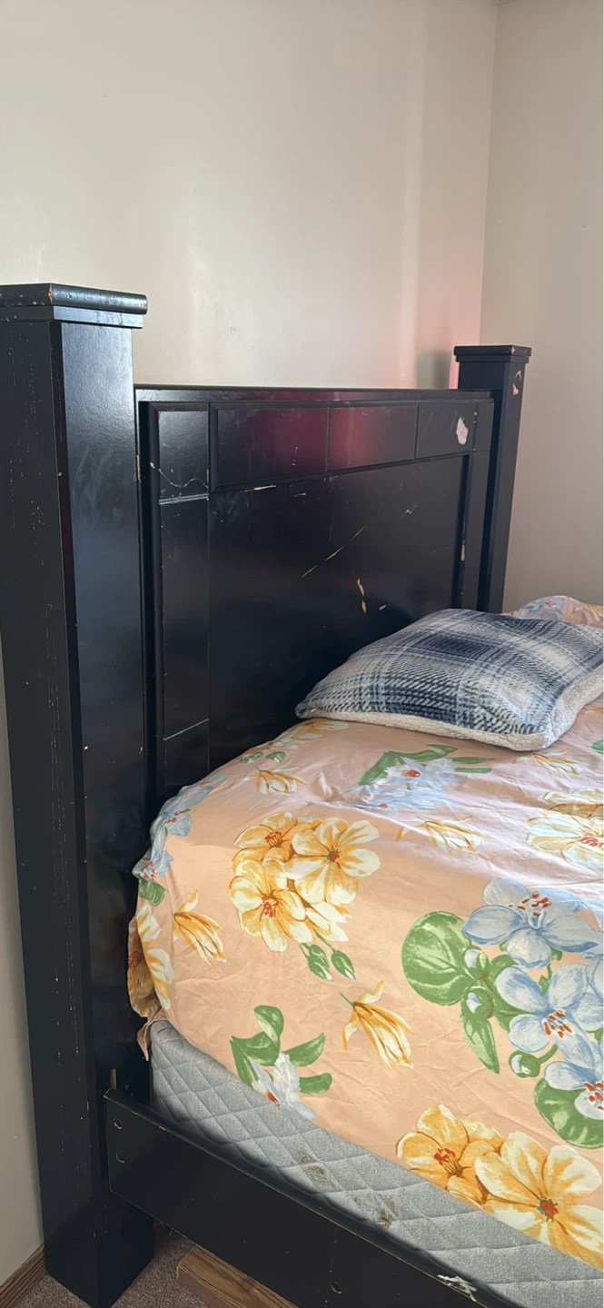 Queen Bed & Matress - photo 3